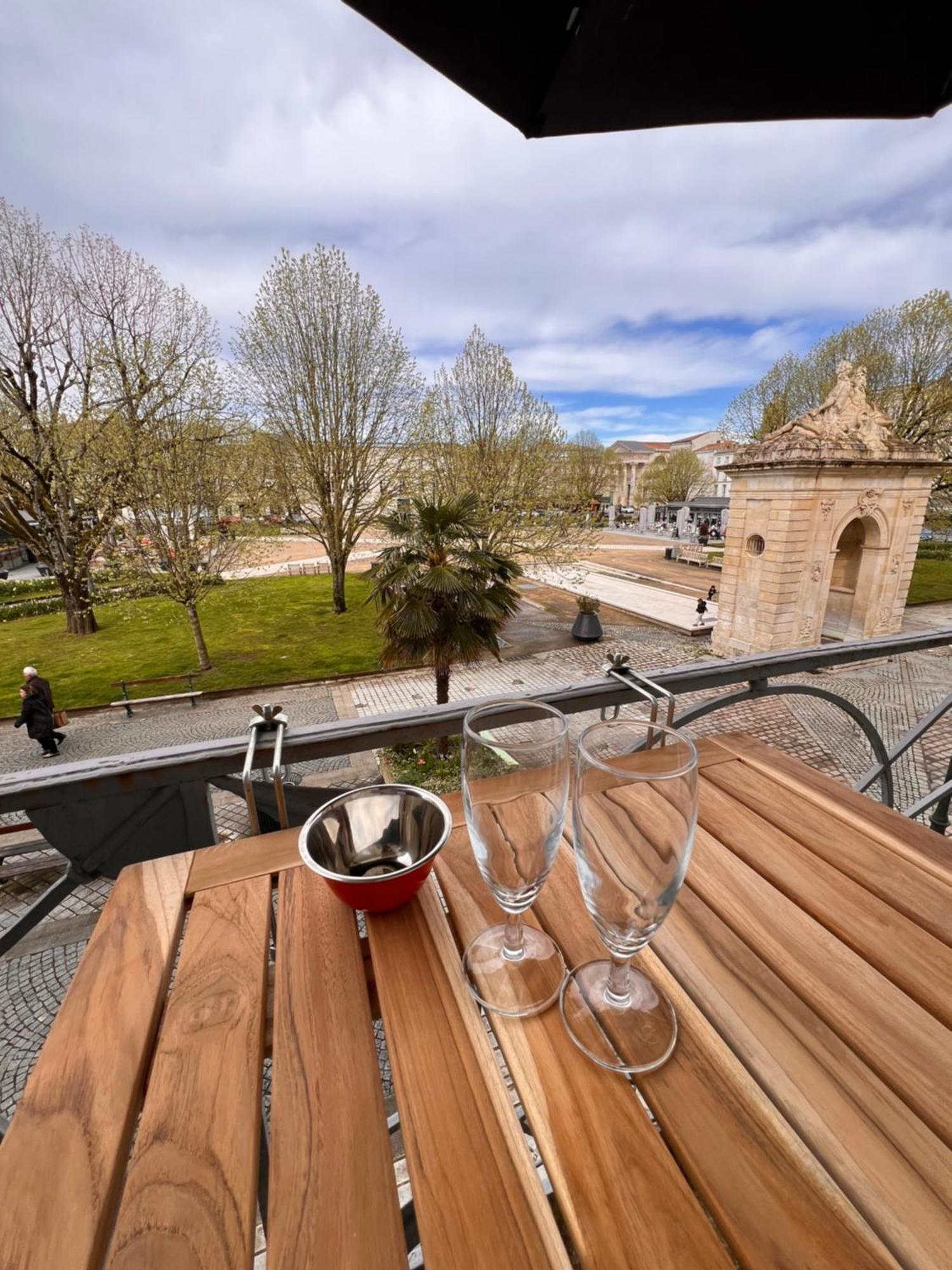 La Colbertine - Charming Apartment In Place Colbert Rochefort  Exteriér fotografie